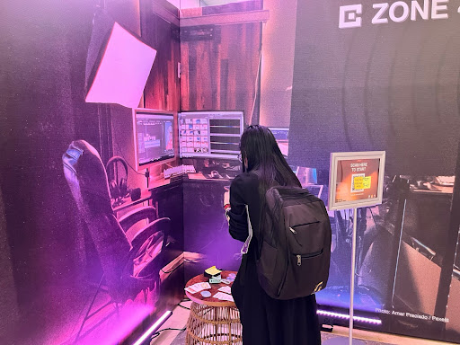 User connecting to the buttchat network in Zone 4